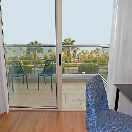 3b Seafront Retro Apt Olympic Beach