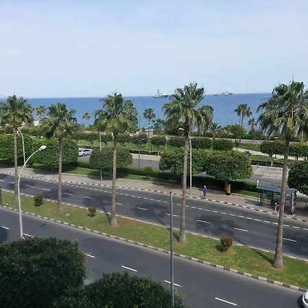 3b Seafront Retro Apt Olympic Beach *