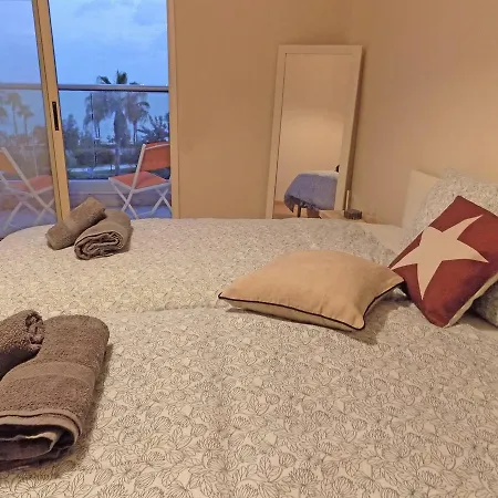 דירה 3b Seafront Retro Apt Olympic Beach *