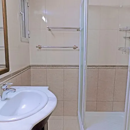 3b Seafront Retro Apt Olympic Beach *