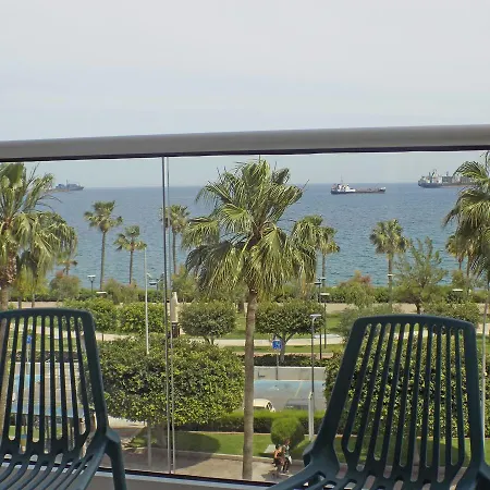 3b Seafront Retro Apt Olympic Beach Apartman Limassol