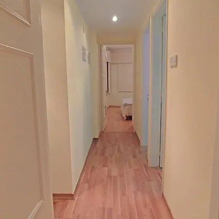 Apartman 3b Seafront Retro Apt Olympic Beach *