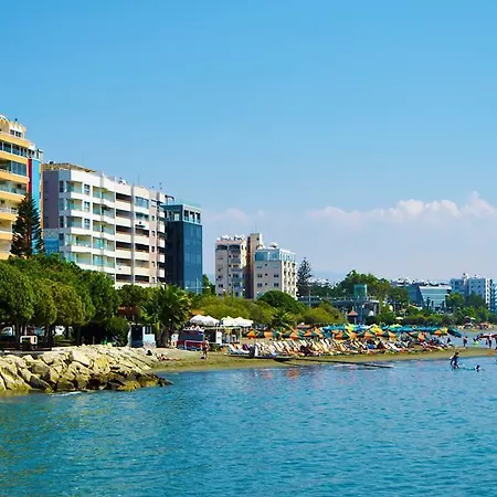 Apartman 3b Seafront Retro Apt Olympic Beach *